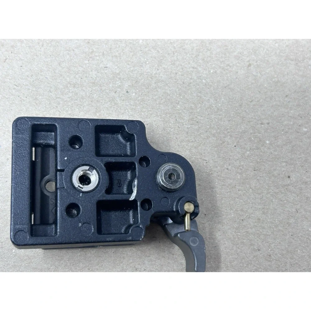 Manfrotto 323 RC2 System Quick Release Adapter with Plate